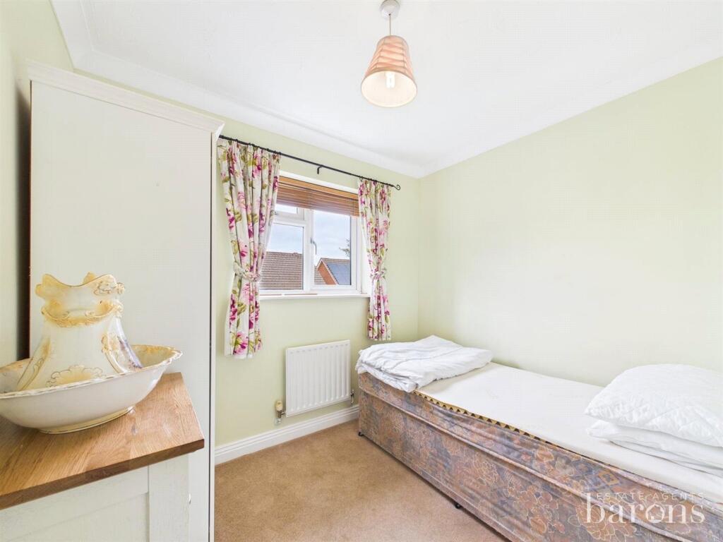 House in Basingstoke and Deane, Brighton Hill - More