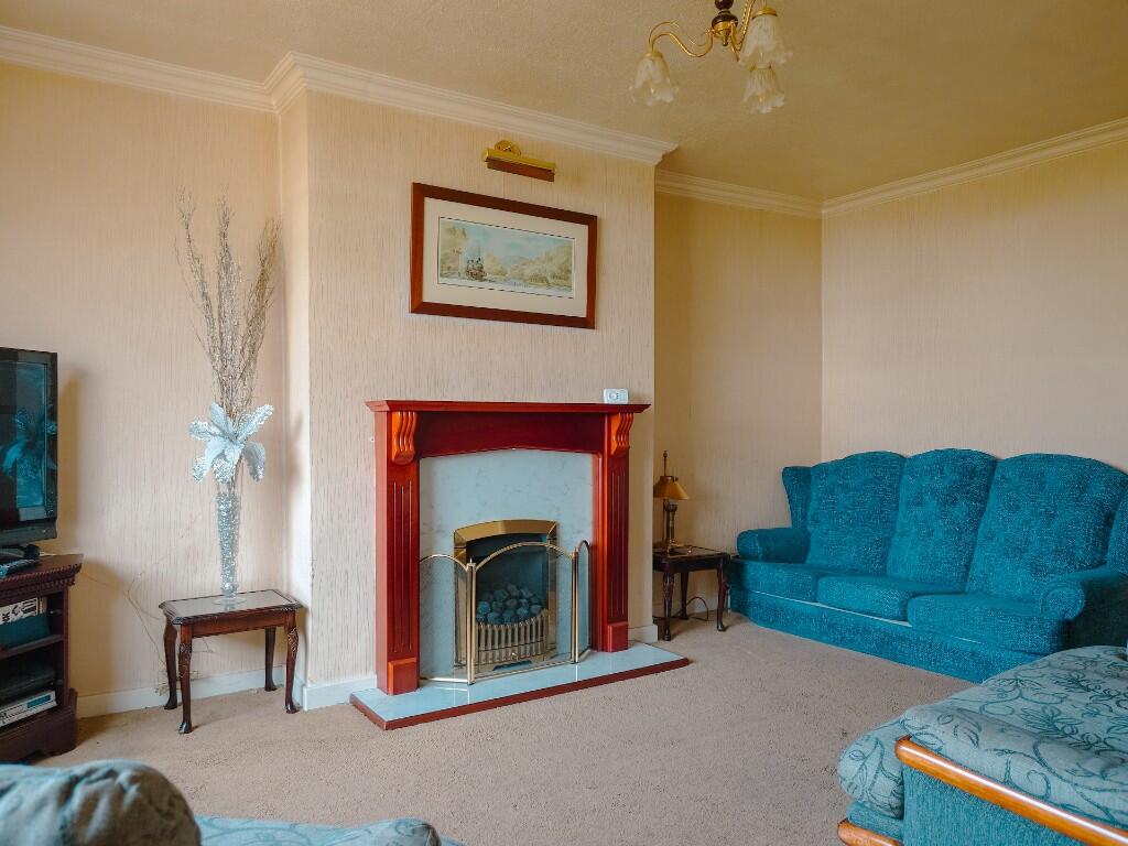 Leesway Drive, M34 photo 4