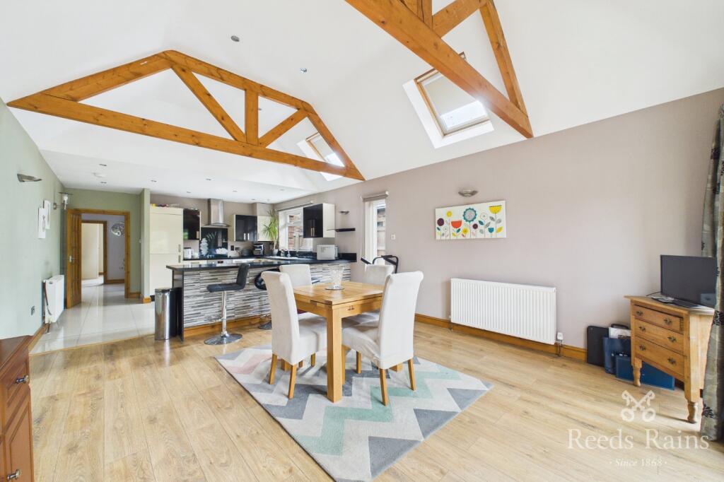 House in Haxby, Park Estate, York - View 4