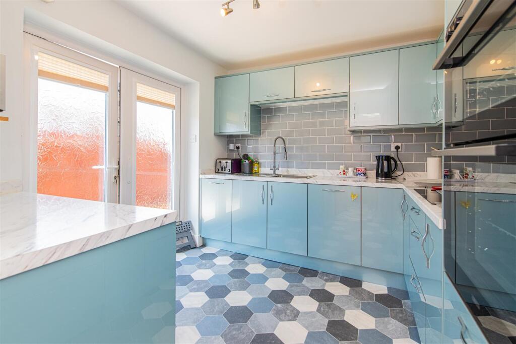 Silverdale Grove, Rushden photo 3
