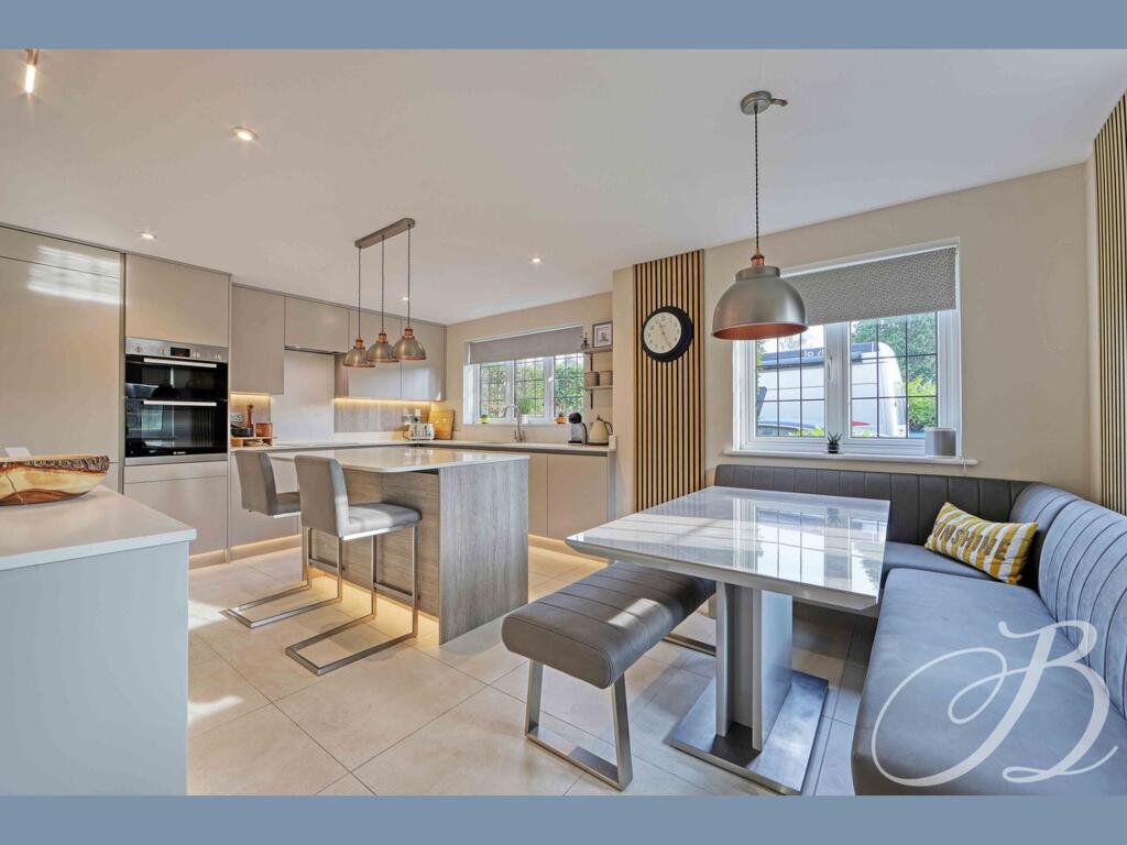 Sutton Road, Cookham, SL6 photo 2