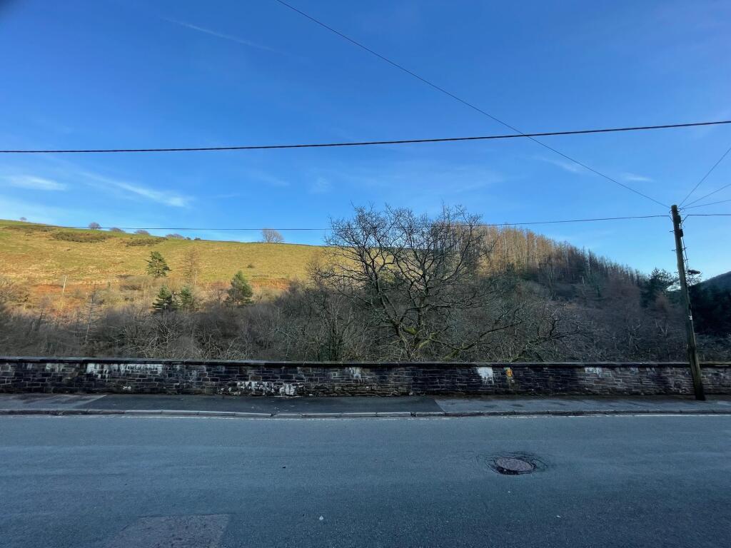 Beech Road, Pontyrhyl, CF32 photo 4