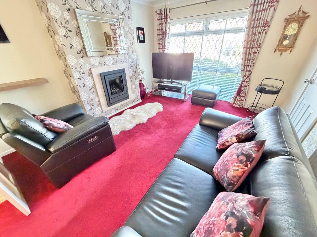 Braeside Close, Great Sutton - View 5