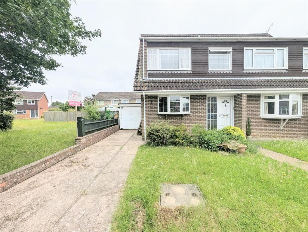 Main image of property: Salmon Drive, Bishopstoke, Eastleigh