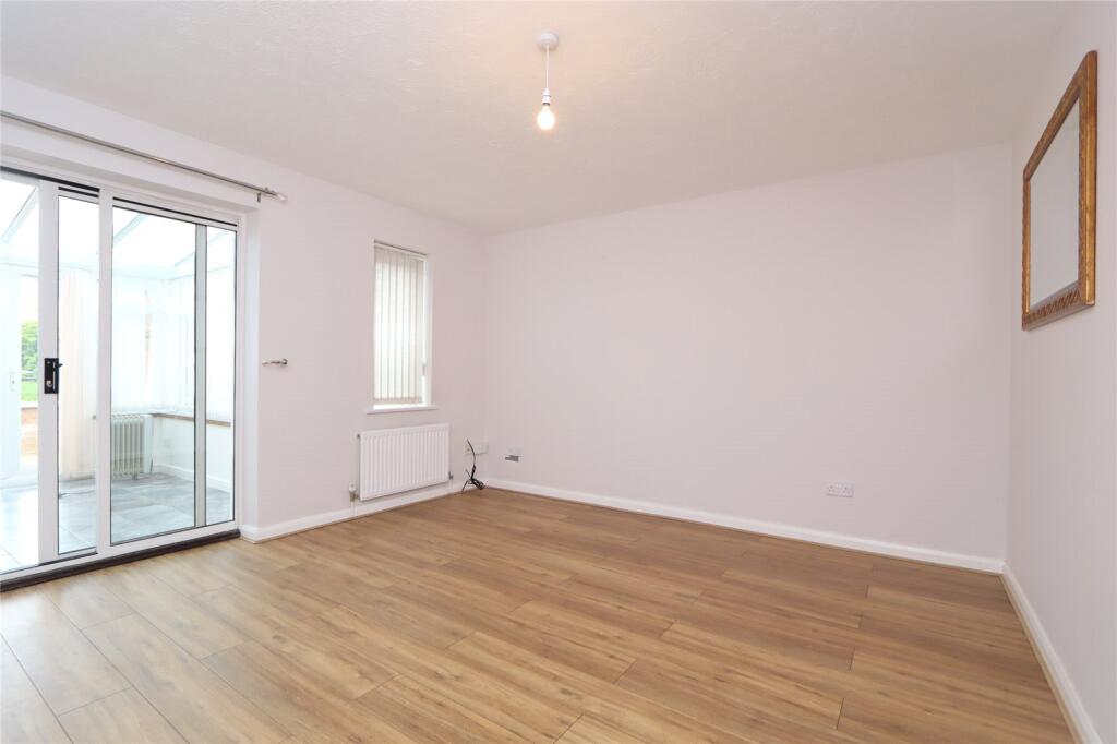 House in Milton Keynes, Emerson Valley, Shenley Brook End - View 3