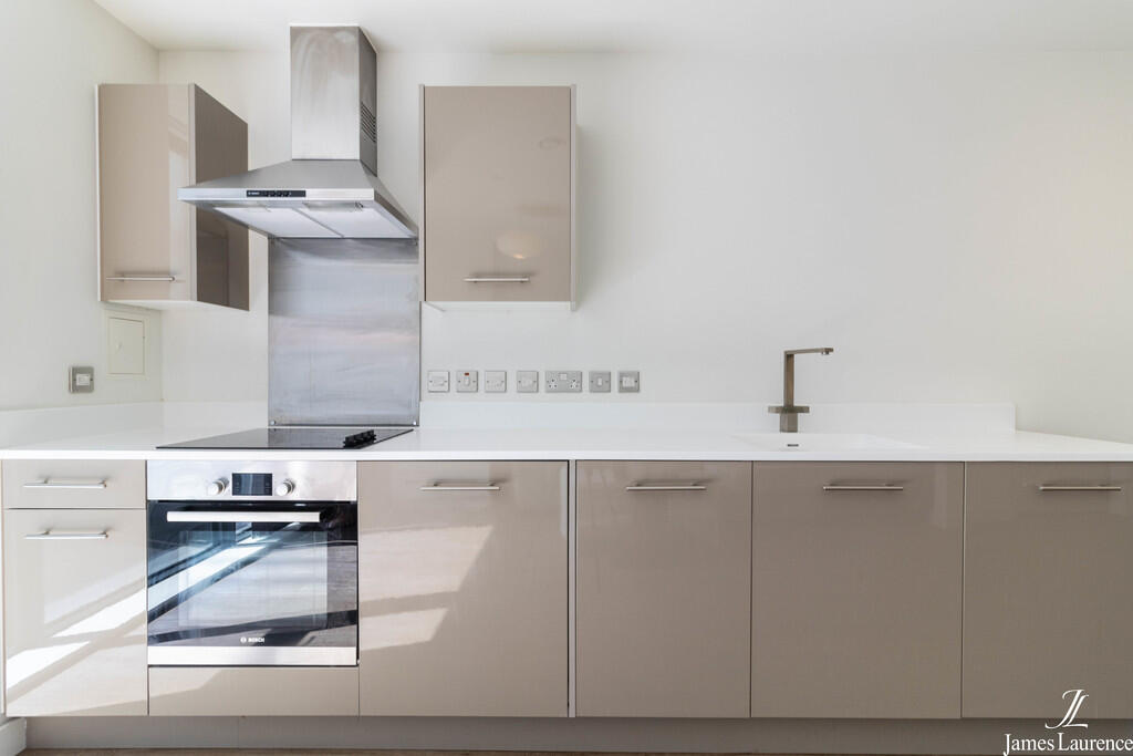 Apartment in Birmingham, West Midlands - View 3