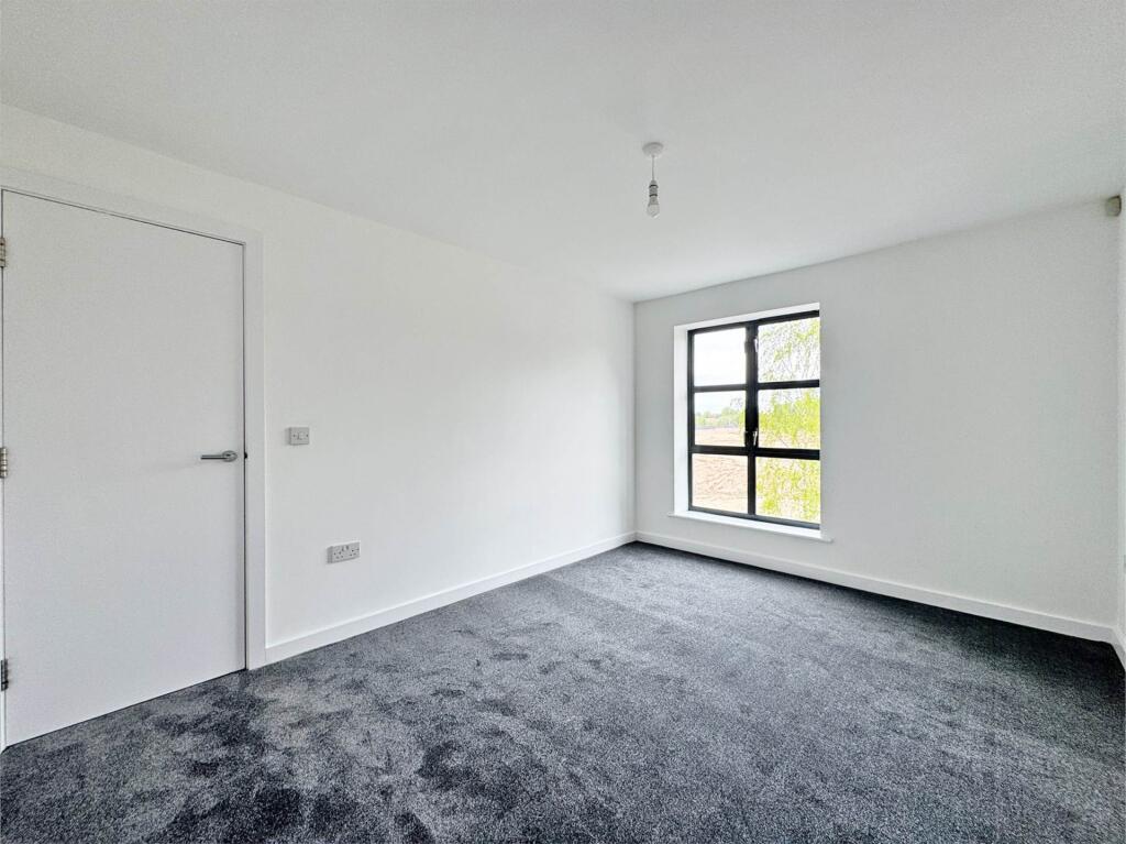 25 Commercial Street, Hyde photo 5