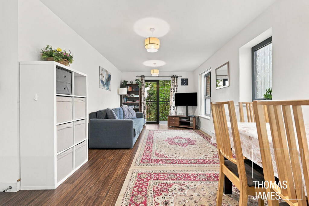 Apartment in London, Bowes Park, Palmers Green - View 5