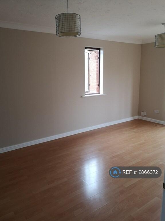 Apartment in Kingston upon Thames - View 4