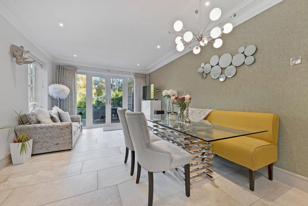 House in Slough - View 5