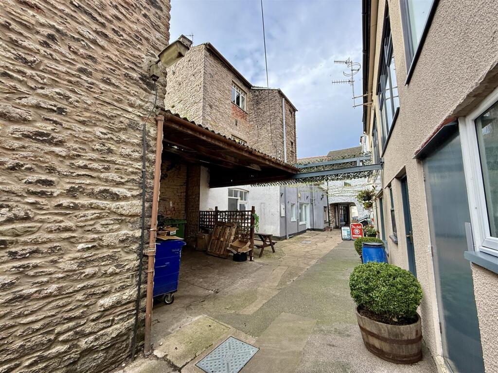 2 & 3 Waltons Yard Market Square, Kirkby Stephen, CA17 - More
