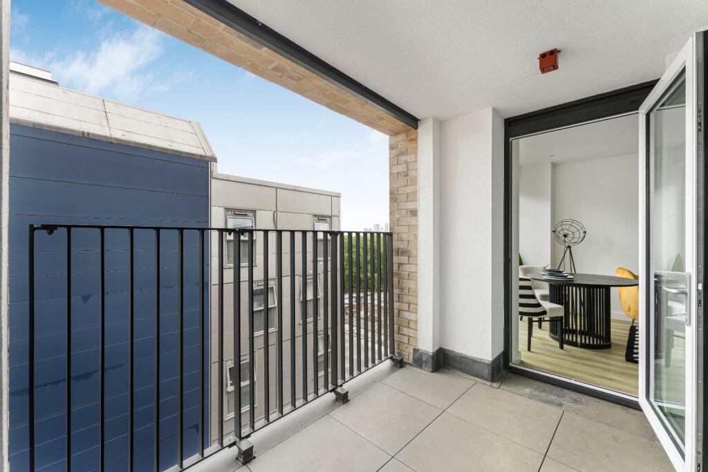 Apartment in London - View 5