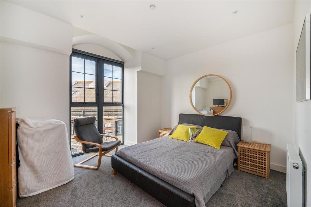 Apartment in Portsmouth - View 4