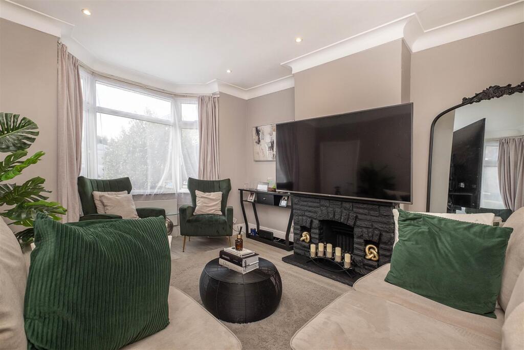 House in Kingston upon Thames - View 2