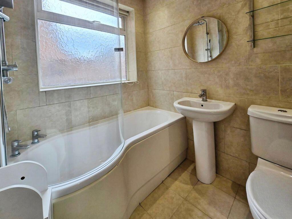 Apartment in Newcastle upon Tyne - View 4