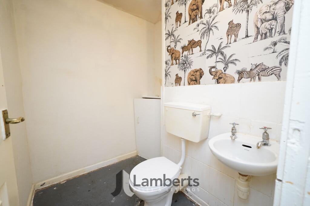 House in Worcester - View 5