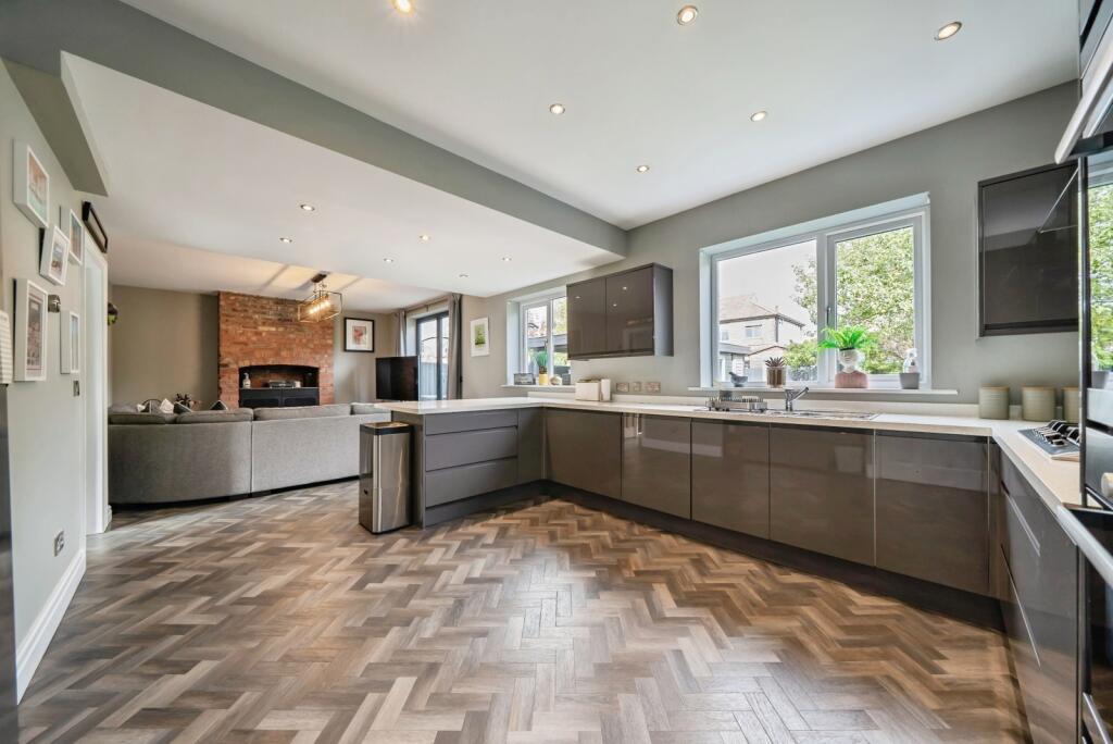 House in Warrington, Stockton Heath - View 2