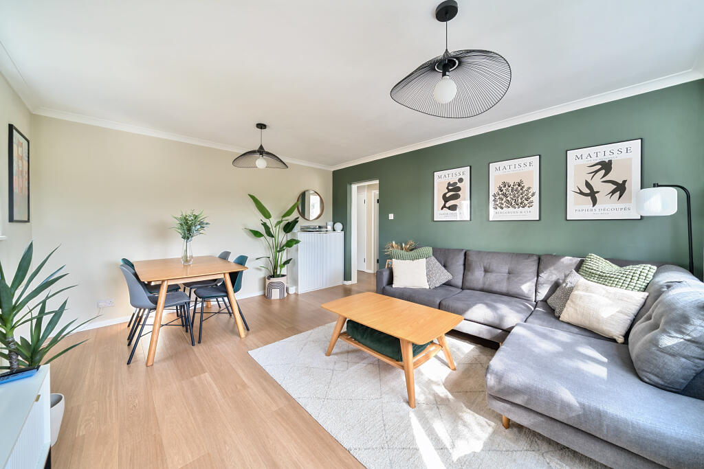 Maplehurst Close, Kingston Upon Thames, KT1 - View 4