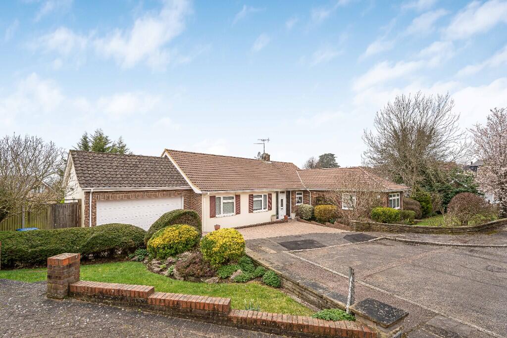 Main image of property: Ridgemount Gardens, London, EN2