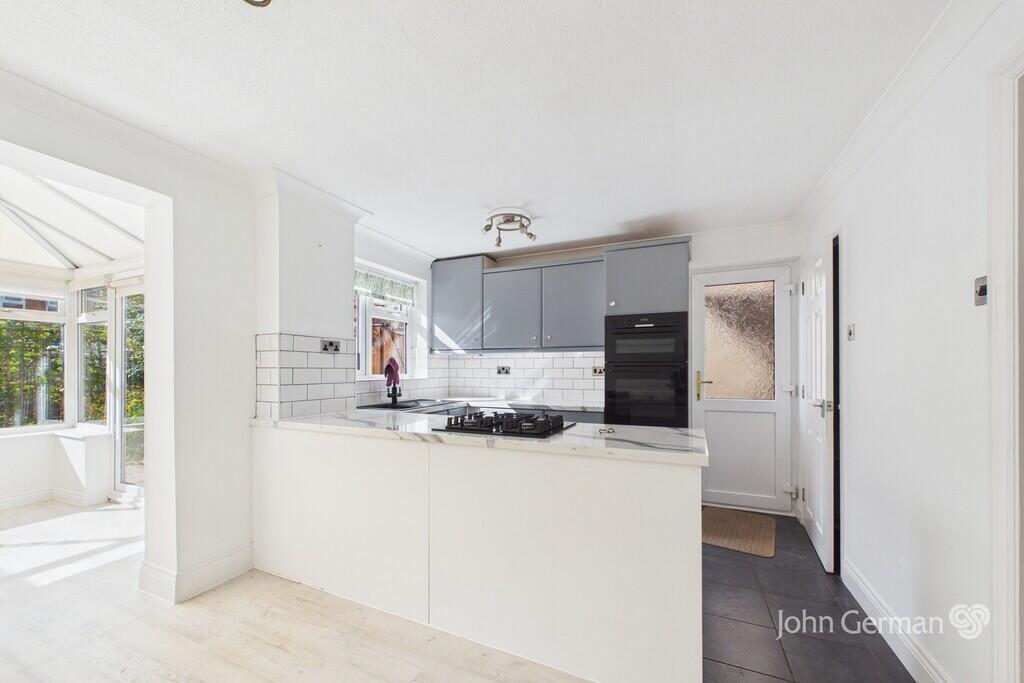House in Stoke-on-Trent - View 4