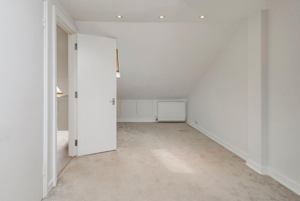 Apartment in London, Brondesbury Park, Brondesbury - More