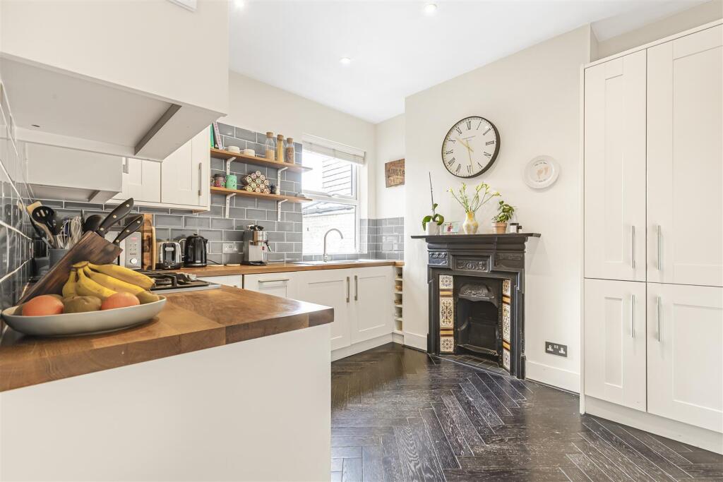 Paynesfield Avenue, East Sheen, SW14 photo 3