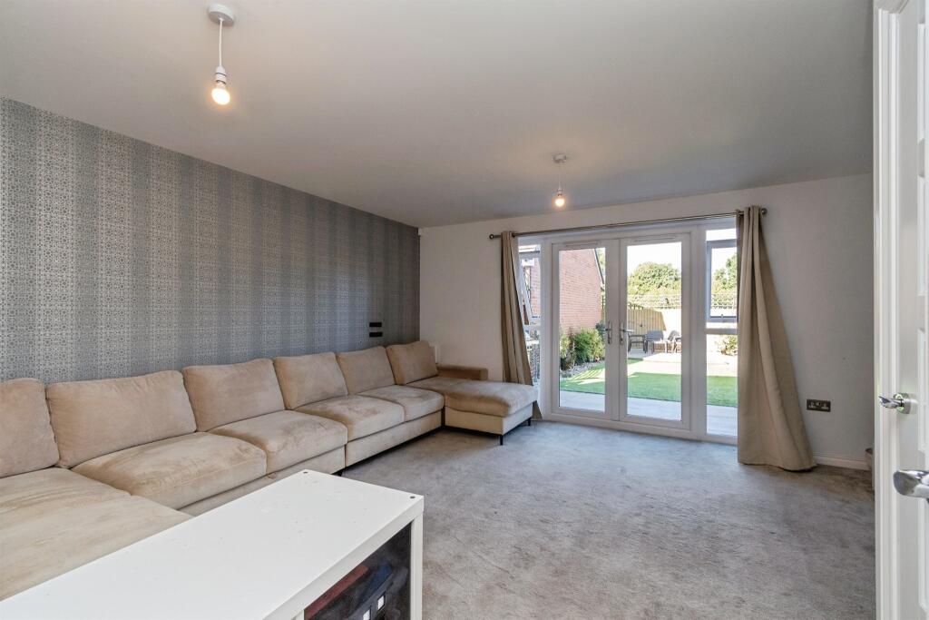 House in Walsall, Darlaston Green - View 4