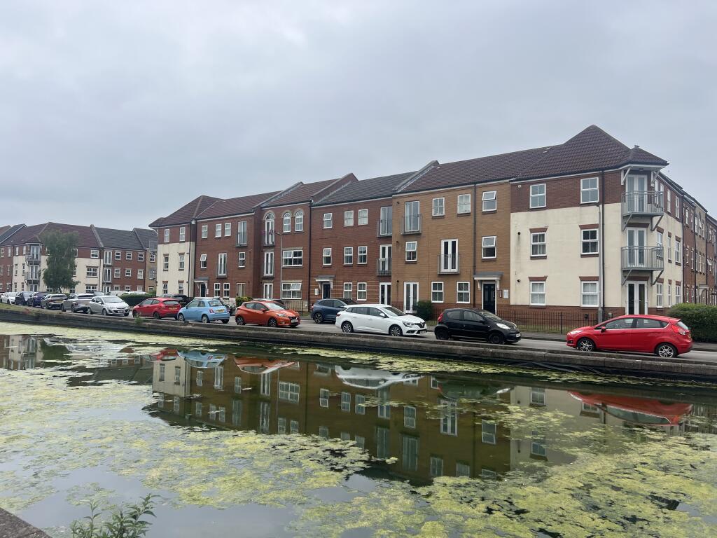 Main image of property: 107 Plimsoll Way, Victoria Dock, Hull, HU9 1PX