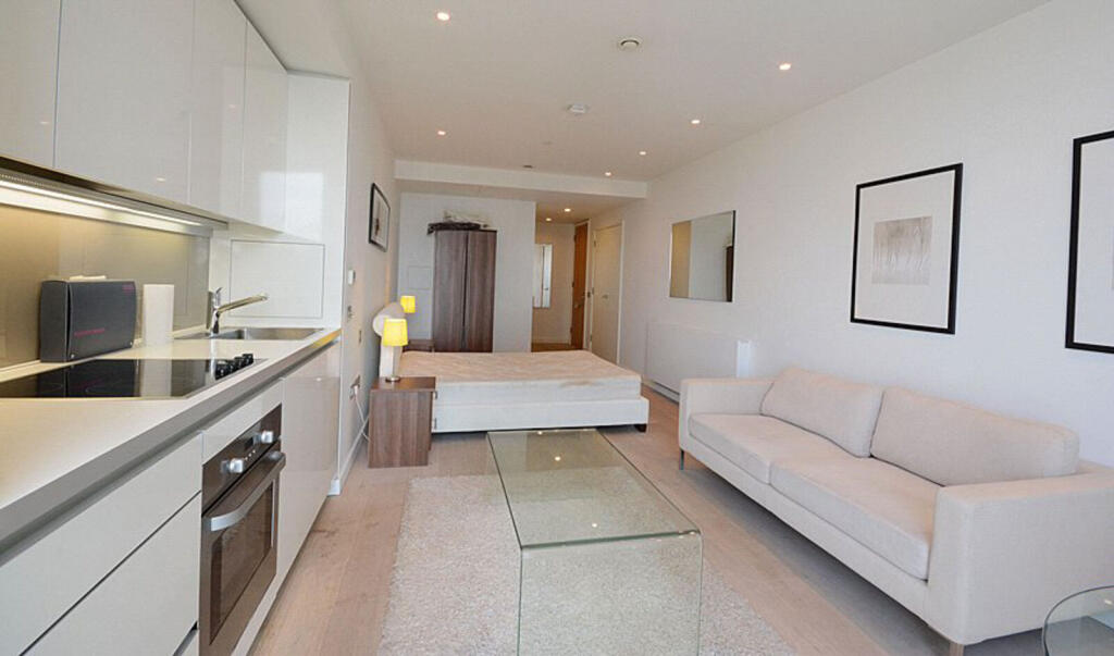 Studio flat for rent