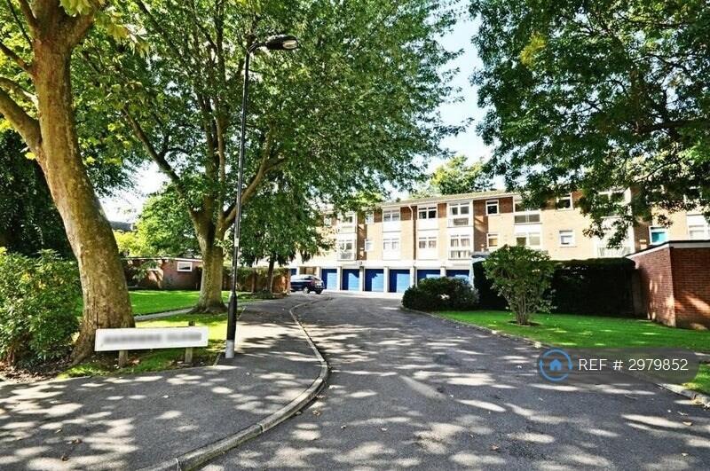 Apartment in London, Park Royal - More
