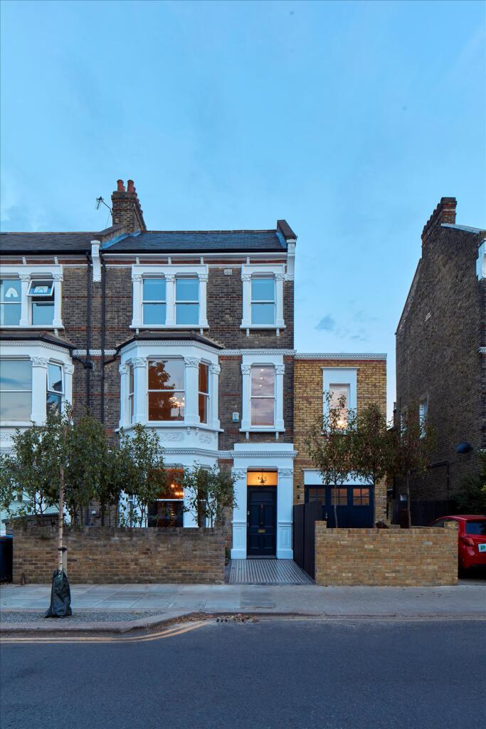 House in London - View 5