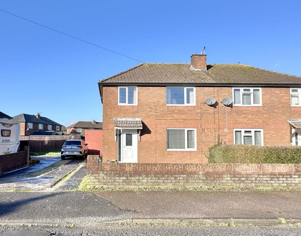 Main image of property: Longcroft Road, Caldicot, Mon . NP26 4EX