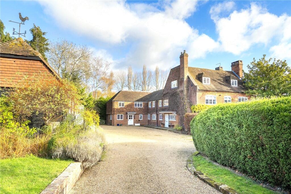 Main image of property: Effingham Common Road, Effingham, Leatherhead, KT24