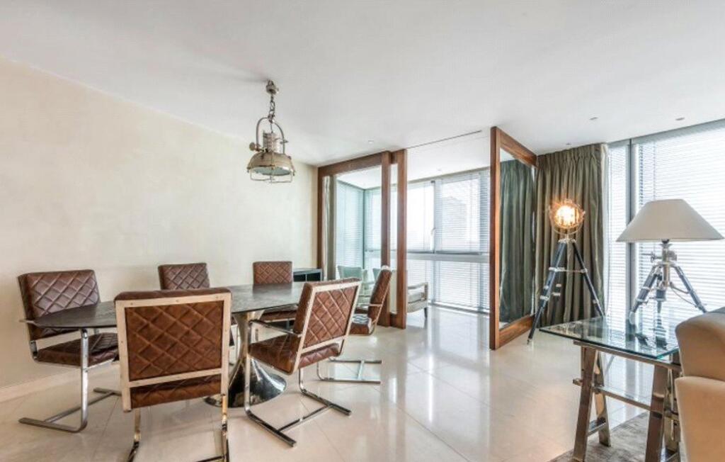 3-bed apartment on St George Wharf, Vauxhall, London, SW8, £1,800,000