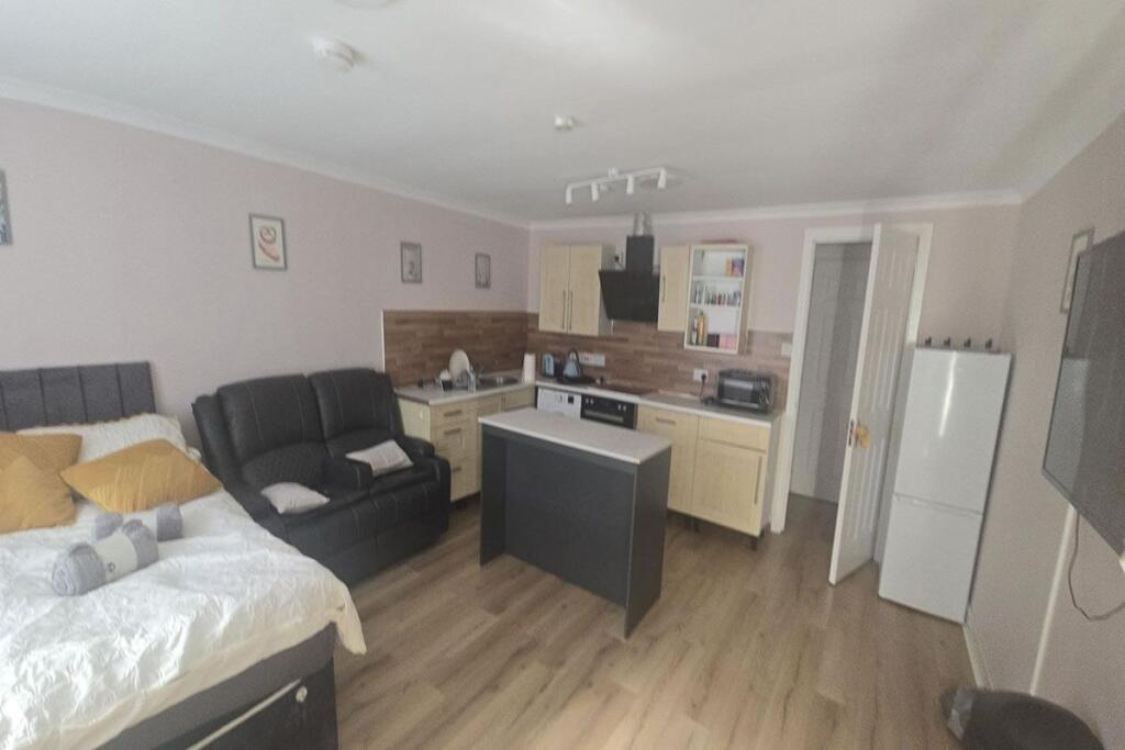 Apartment in Glasgow - View 2