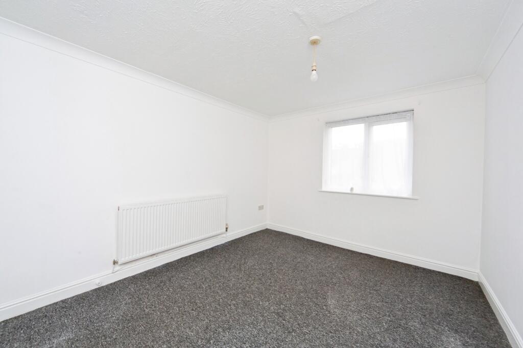 Apartment in Wirral, Liverpool City Region - View 4