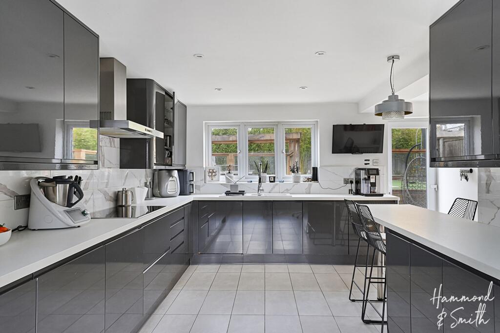 House in Epping Forest, Steward's Green, Epping - More