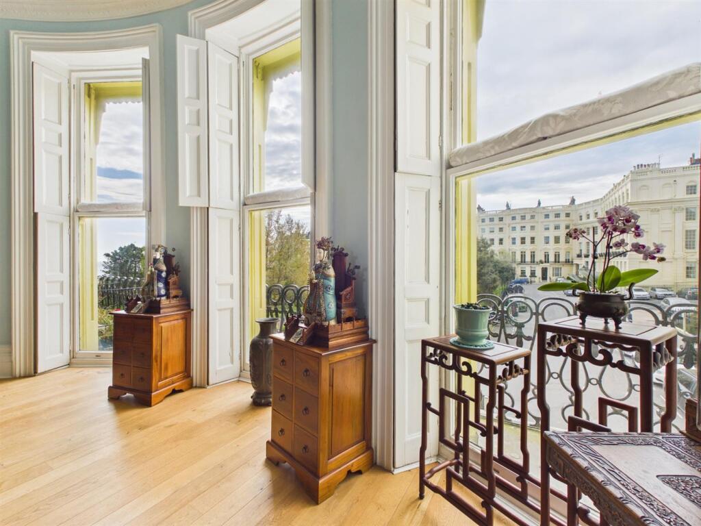 Brunswick Square, Hove photo 5
