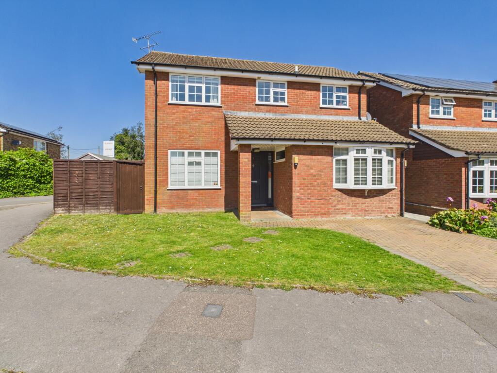 Main image of property: Chilton Close, Holmer Green, Buckinghamshire, HP15 6XH