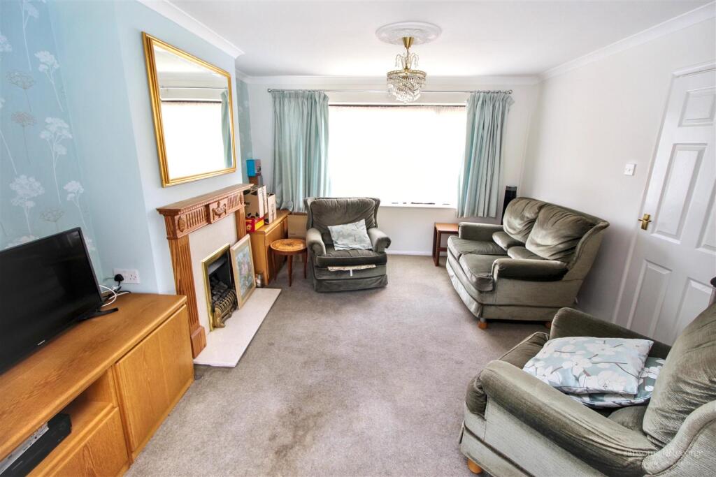 Elmstone Drive, Tilehurst, Reading – pohled 4