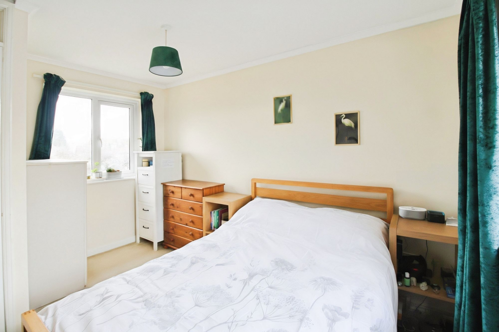 Vicarage Gardens, Netheravon, SP4 - View 5