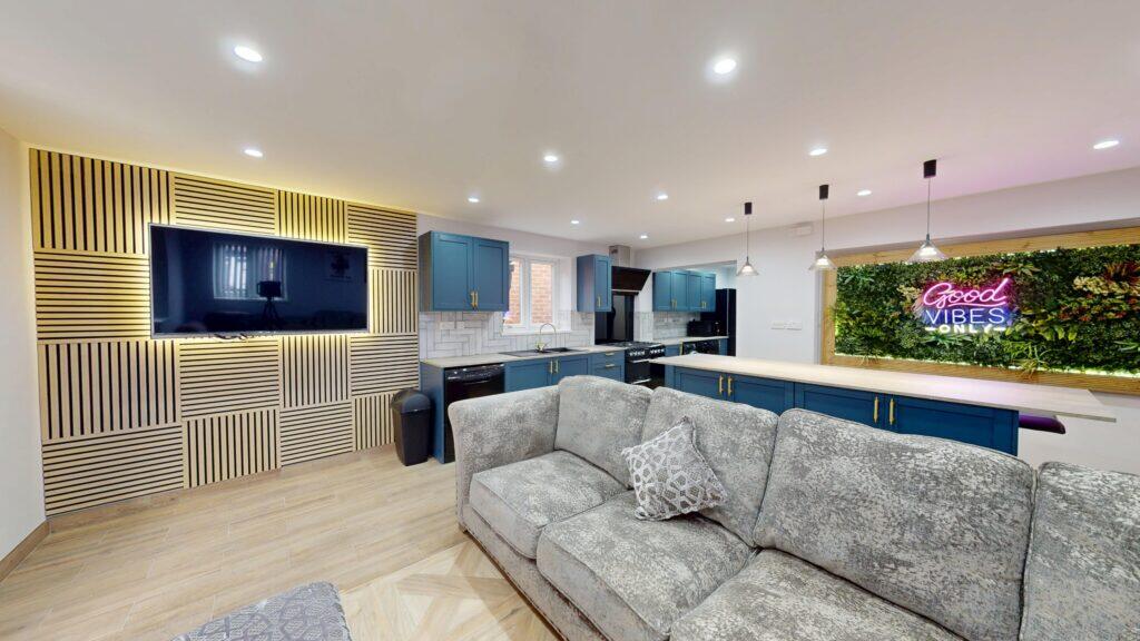 Apartment in Birmingham, West Midlands - View 2