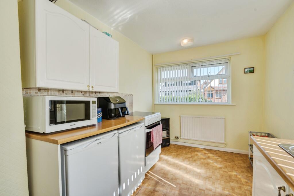 House in Westhoughton, Dobb Brow - View 5