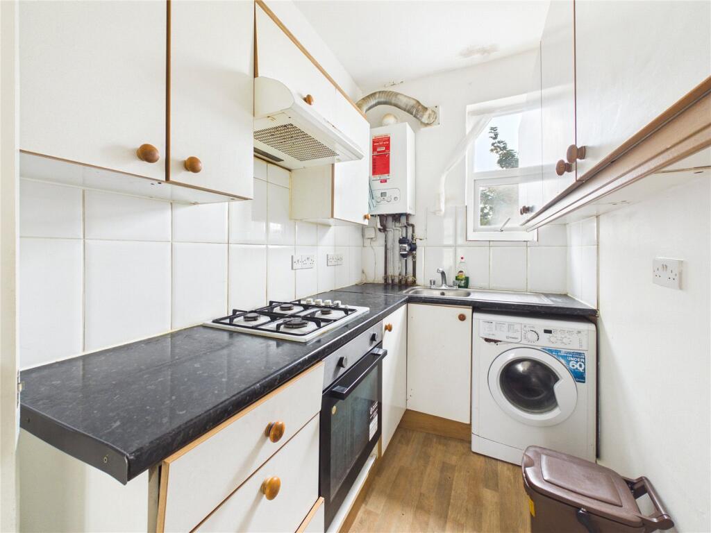 Apartment in London, Leyton - View 4