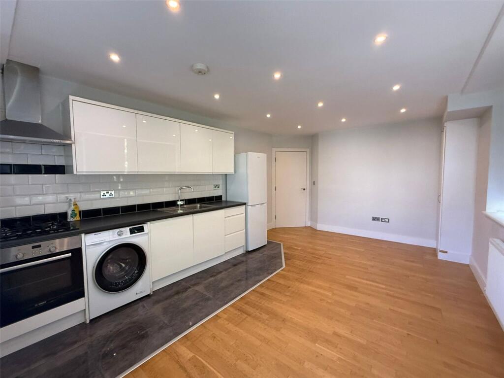 Main image of property: London Road, Bracknell, Berkshire, RG12