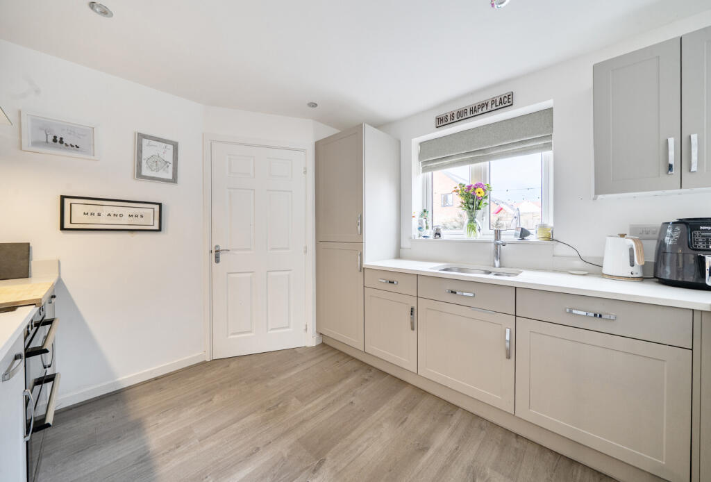House in Gloucester - View 4