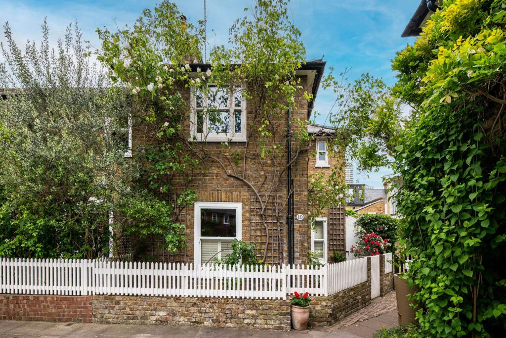 Main image of property: Avondale Park Gardens, London