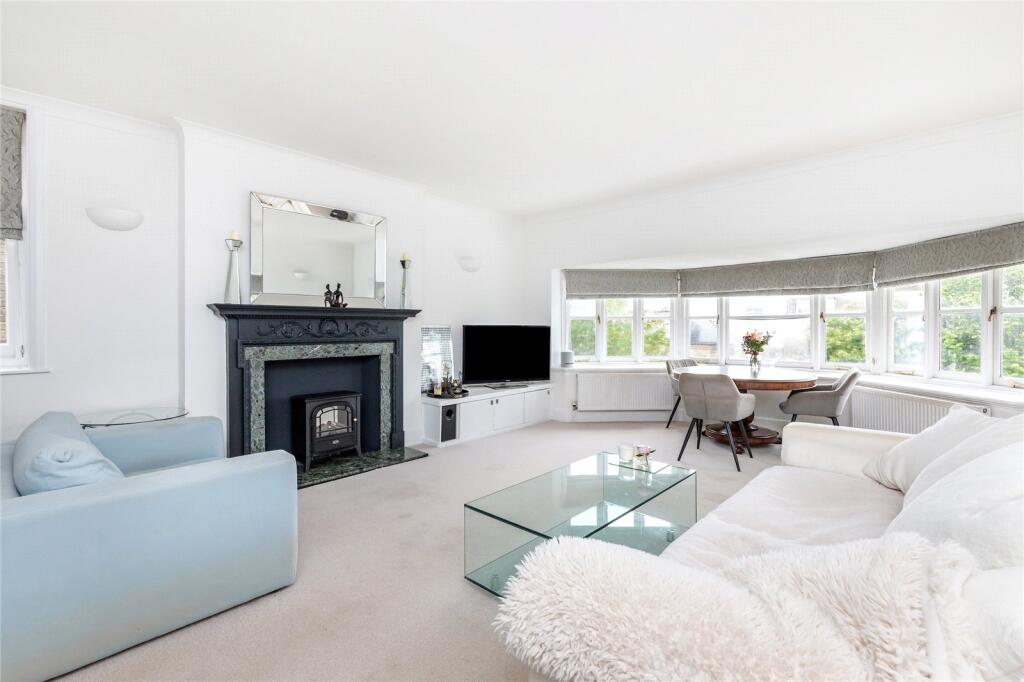 Apartment in Hove, Brunswick - More