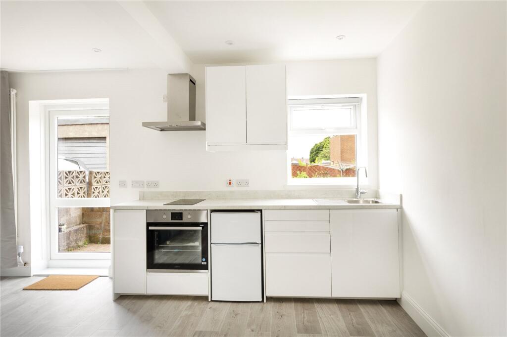 1 bedroom house share for rent