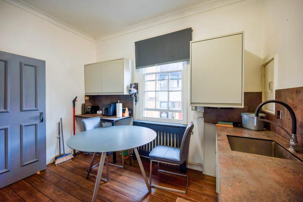 Apartment in Reading - View 5